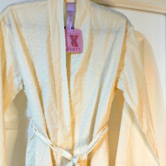 Cream Robe by Savage X Fenty Beauty size xs -s. Pockets. Final Price Drop. - Picture 6 of 6